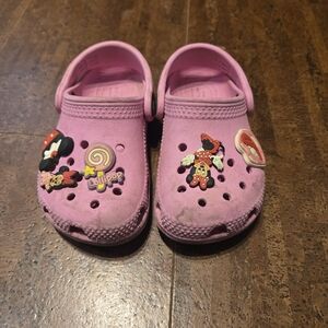 CROCS Kids Pink Clogs with Charms Size 7C